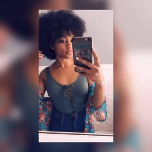 Meet your Posher, Julie danissa